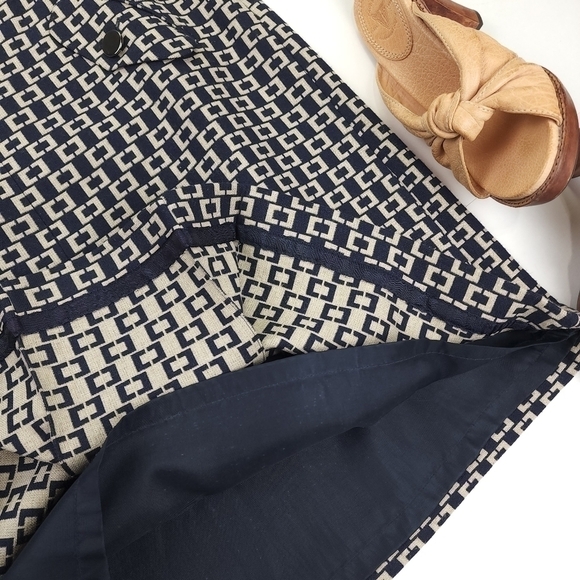 LOFT Black Cream Front Pleated Skirt Sz 2 - Picture 7 of 15